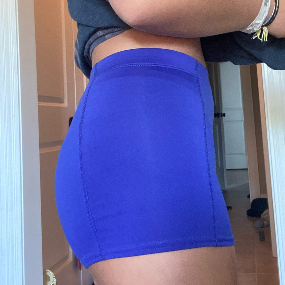 Spandex - Picture 4 of 4